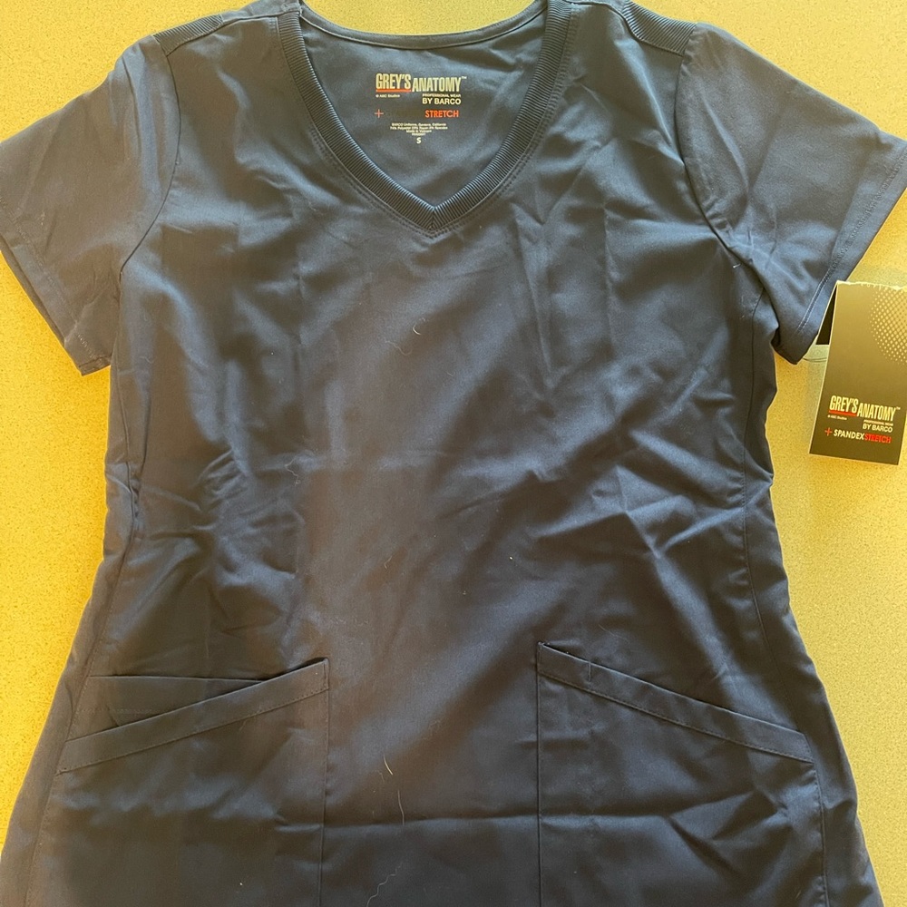 Grey’s Anatomy Barco Scrub Top Size S (Never Worn)
